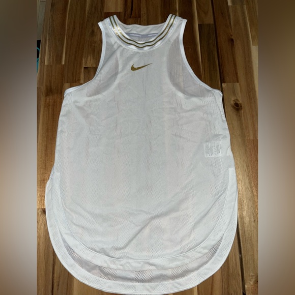 Nike running shirt - Picture 2 of 4